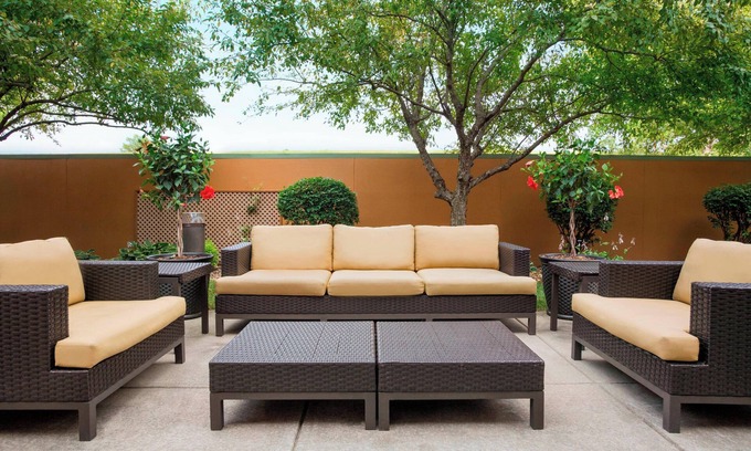 Springfield Hotel | Highly Rated Courtyard by Marriott Springfield with Pool