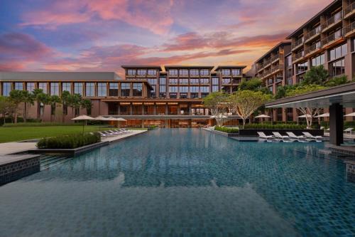 Lat Krabang Hotel | Premier Stay at Courtyard by Marriott Bangkok Airport