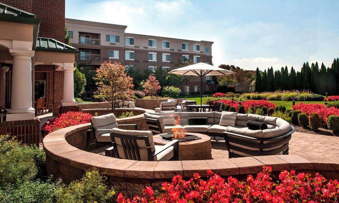 Liberty Corner Hotel | Relax at Courtyard by Marriott Basking Ridge with Pool & Spa