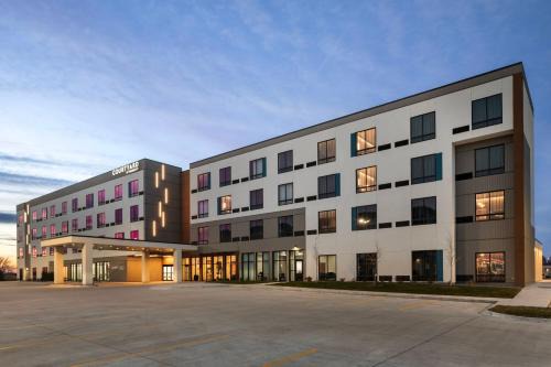 Bettendorf Hotel | Discover Courtyard by Marriott Bettendorf: Family-Friendly Stay