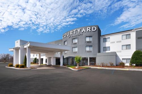 Johnson City Hotel | Comfortable Stay at Courtyard by Marriott Johnson City