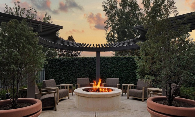 Summerville Hotel | Top-Rated Courtyard by Marriott Charleston Summerville Getaway