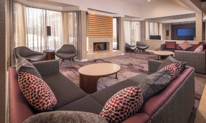 Chantilly Hotel | Convenient Stay at Courtyard by Marriott Dulles Airport