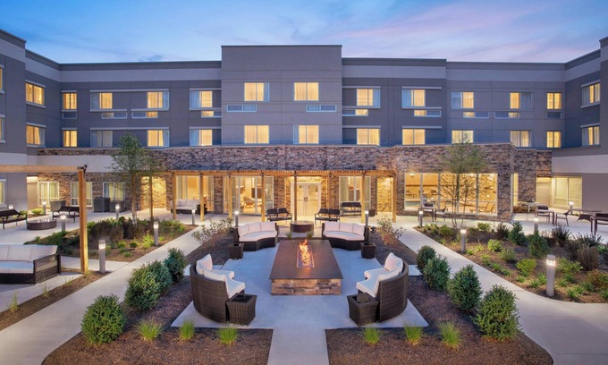 Wayne Hotel | Experience Comfort at Courtyard by Marriott Wayne Fairfield