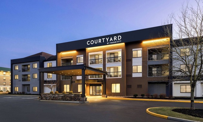 Talleyville Hotel | Welcoming Courtyard by Marriott Wilmington Brandywine Retreat