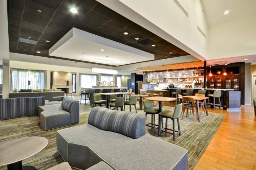 Dallas Design District Hotel | Comfortable Stay at Courtyard Dallas Medical Market Center