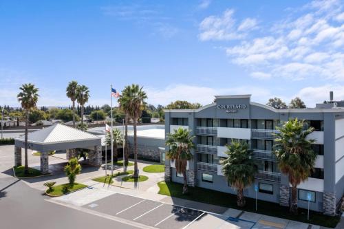 Fairfield Hotel | Discover Courtyard Fairfield in Napa Valley - Family-Friendly Stay