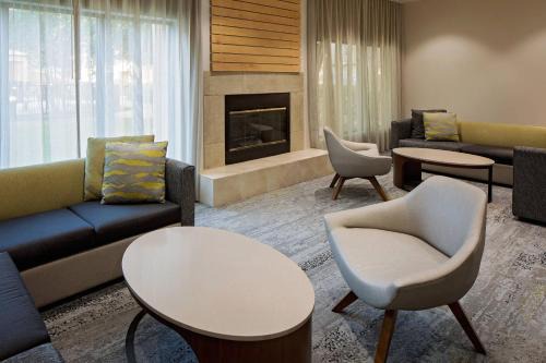 Westchase Hotel | Comfortable Courtyard Houston Westchase with Pool & Dining