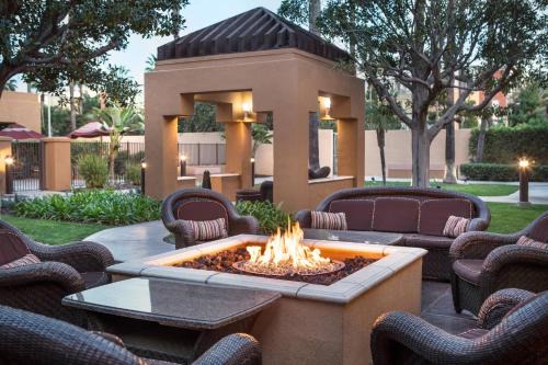 Irvine Business Complex Hotel | Relaxing Oceanfront Stay at Courtyard Irvine John Wayne Airport
