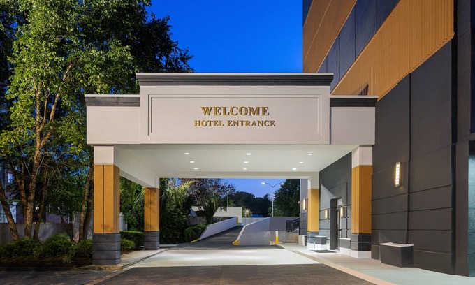 New Haven Hotel | Inviting Courtyard New Haven at Yale: Family-Friendly Stay