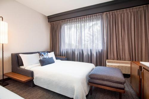 Fairvilla Hotel | Relax at Courtyard Orlando Altamonte Springs Maitland