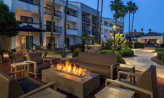 North Mountain Hotel | Inviting Stay at Courtyard Phoenix North by Marriott