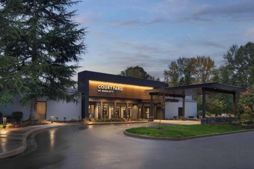 Southcenter Hotel | Convenient Courtyard Seattle Southcenter with Family Amenities