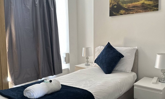 Norwich Apartment | Modern 1 Bedroom Apartment with Kitchen & Perfect Rating