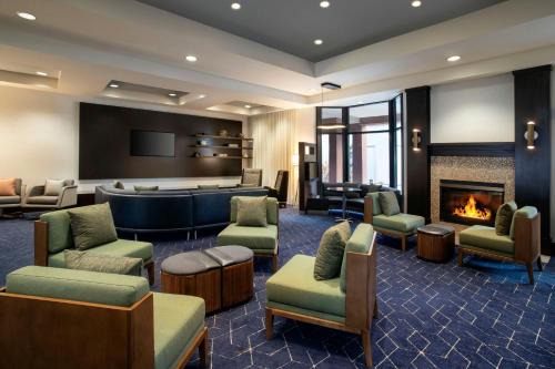 Worcester Hotel | Exceptional Courtyard Worcester with Oceanfront Pool Access