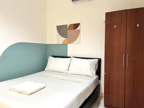 Kemanggisan Hotel | Cove Melita