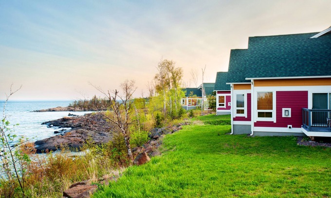 Beaver Bay Hotel | Discover Cove Point Lodge: Rated 9.2 with Spa & Pool