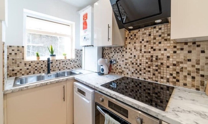 Holborn and Covent Garden Apartment | Charming Covent Garden Apartment with Spa & Breakfast
