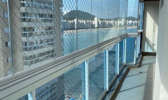 Tombo Apartment | Relax by the Heated Pool with Beach Service Awaits You
