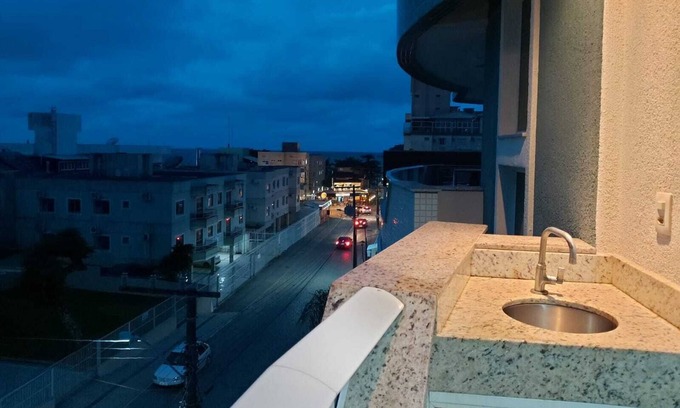 Centro Apartment | Coverage in Bombinhas 100m from the Sea!