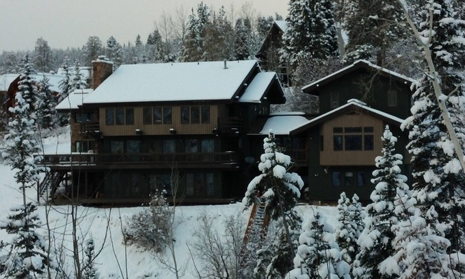 Steamboat Springs House | Prime Ski-in/Ski-out Home with Hot Tub & Spa Amenities