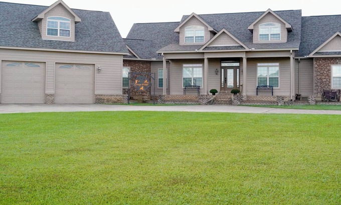 Goshen Cabin | Inviting Covey Point: Game Room & Outdoor Living Awaits!