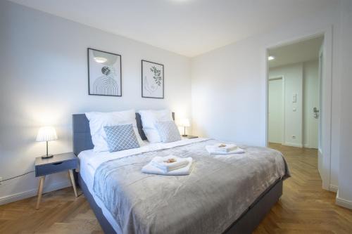 Dresden Apartment | CoView Design Apartment: 4-Star Stay with Highspeed WiFi