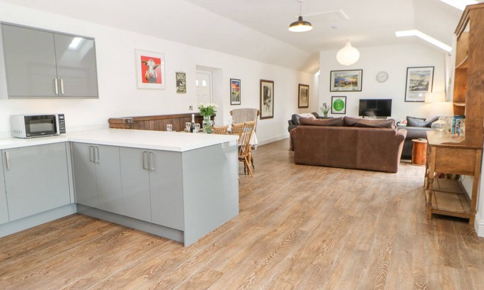 Thirsk House | Family-Friendly Cow Corner with Garden in Northallerton