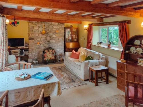 Churchill House | Family-Friendly Cow Cottage with High Guest Satisfaction