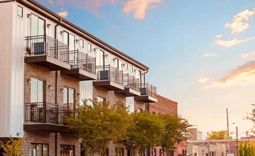 Downtown Chattanooga Apartment | Relaxing Retreat at Cowart - Family Friendly & Highly Rated