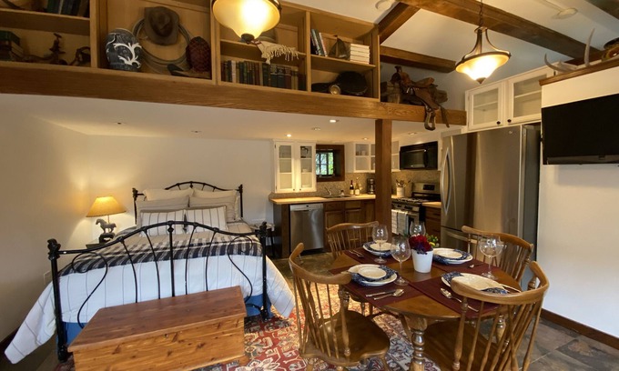 Basalt Cabin | Cozy Cowboy Cabin with Private Patio & Pet-Friendly Stay