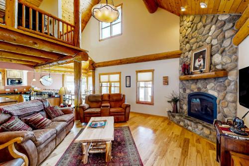 Sturgis House | Kid-Friendly Comfort at Cowboy Hollow Hotel Retreat