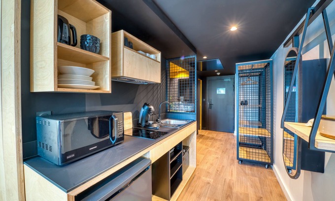 Avignon Apartment | Discover Cowool Avignon: Pet-Friendly Retreat with Spa