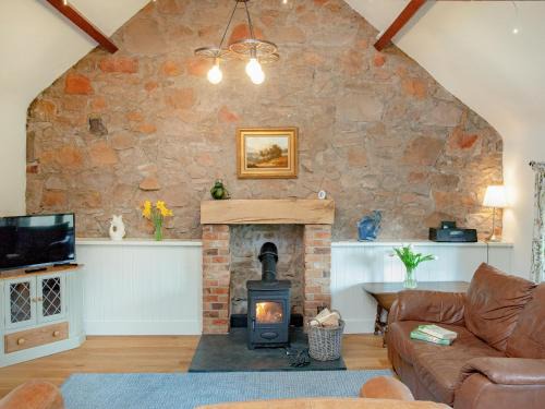 Tiverton House | Pet-Friendly Cowslip Cottage - Rated 10/10 by Guests