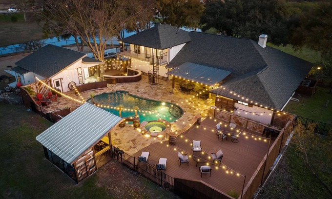 Fort Worth House | Discover Cowtown Casa: Poolside Oasis with Ocean Views