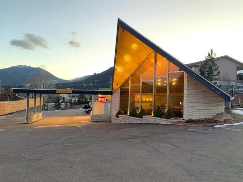 Estes Park Cabin | Relax at Coyote Mountain Lodge with Oceanfront Views