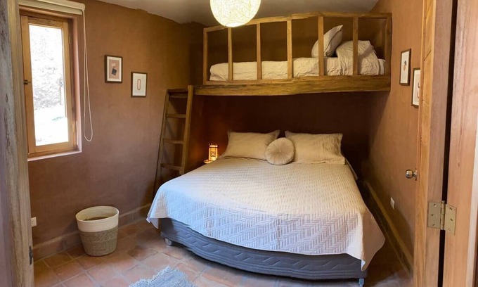 Huayllabamba Ski Chalet | Inviting House with Fireplace Overlooking Sacred Valley