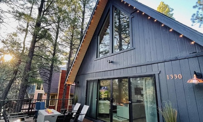Munds Park Cabin | Top-Rated A-Frame Retreat with Kitchen & Breakfast Included