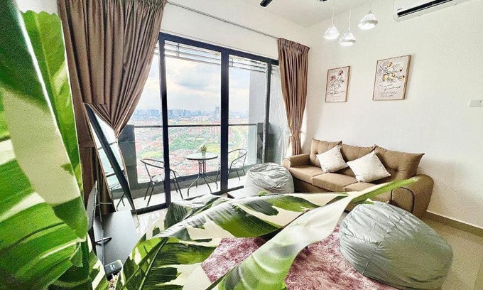 Petaling Jaya Apartment | Inviting 4-Star Family Retreat Near Sunway Pyramid