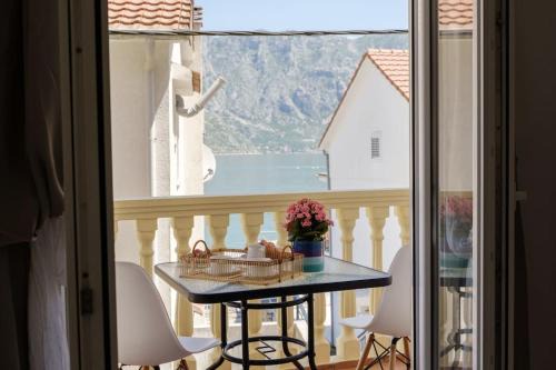 Donji Stoliv Apartment | Inviting 1-Bedroom Retreat Just Steps from the Sea