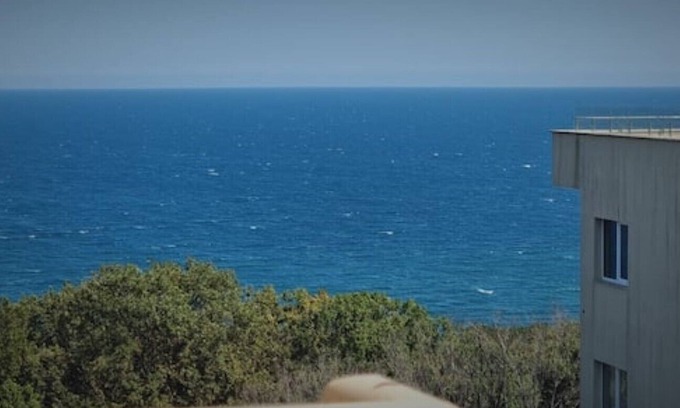Golden Sands Apartment | Inviting 1-Bedroom Retreat with Sea View & Pool Access