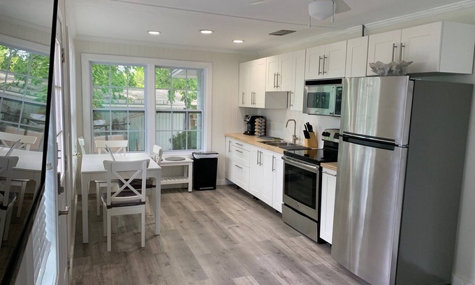 Laguna Beach Cottage | Charming Oceanfront 1 Bedroom Apartment with Pool Access