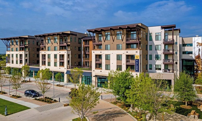 The Colony Apartment | Cozy 1-bedroom apartment in brilliant Lewisville with AC, fitness room, WiFi