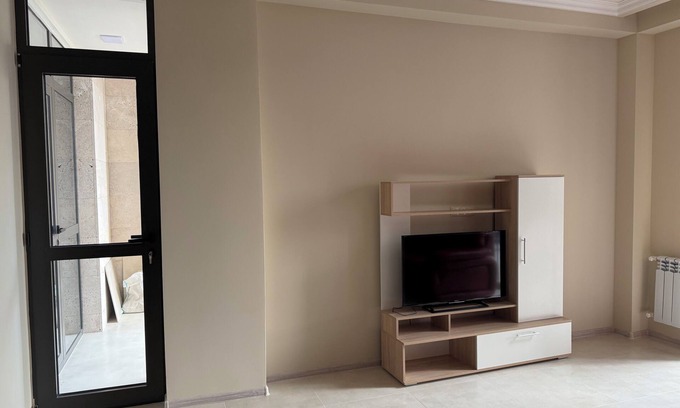Kentron Apartment | Cozy 1-bedroom apartment in charming Yerevan with AC, WiFi