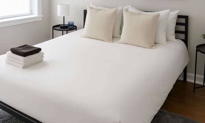 Chicago Apartment | Cozy 1-Bedroom Apartment - Sunnyside 2N