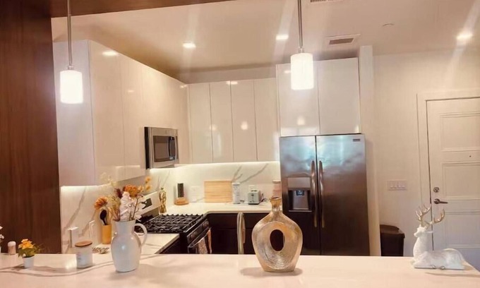 Downtown Newark Apartment | Cozy 1-bedroom apartment in the heart of Downtown, 3 minutes from Prudential