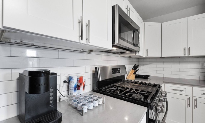 Highland Apartment | Cozy 1 Bedroom Apt in Highland Austin 3212