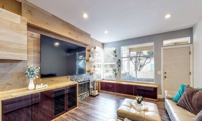 Foothill Ranch Condo | Cozy 1-bedroom condo with fitness room, WiFi in cool Foothill Ranch