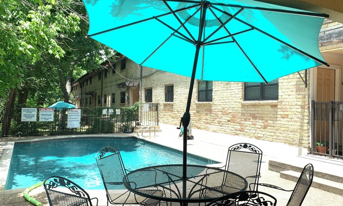 Hyde Park Condo | Cozy 1-bedroom condo in central Austin with WiFi