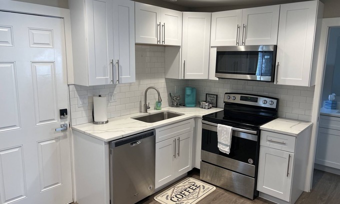 Brighton Apartment | Inviting 1 Bedroom Retreat in Brighton's Heart